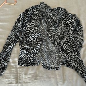 Black and white abstract blazer sz s
